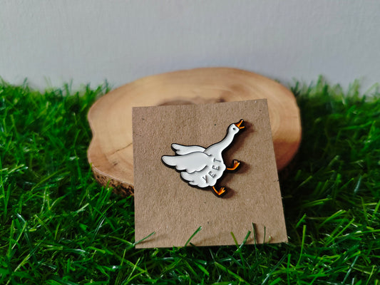 Yeeting Goose Pin